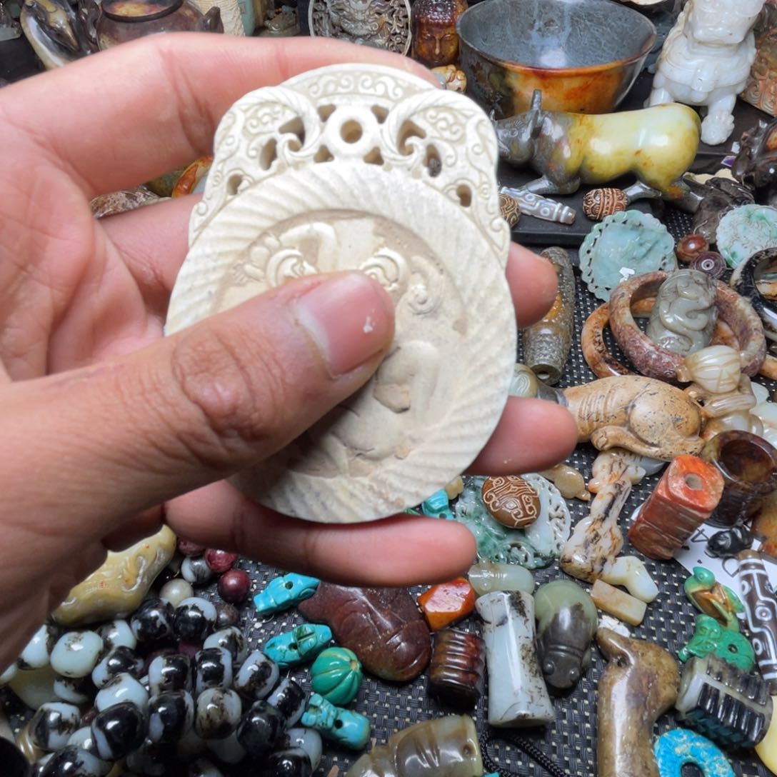 和田玉（糖玉）未镶嵌挂件