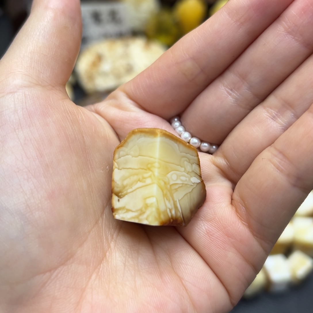 定制琥珀未镶嵌蜜蜡