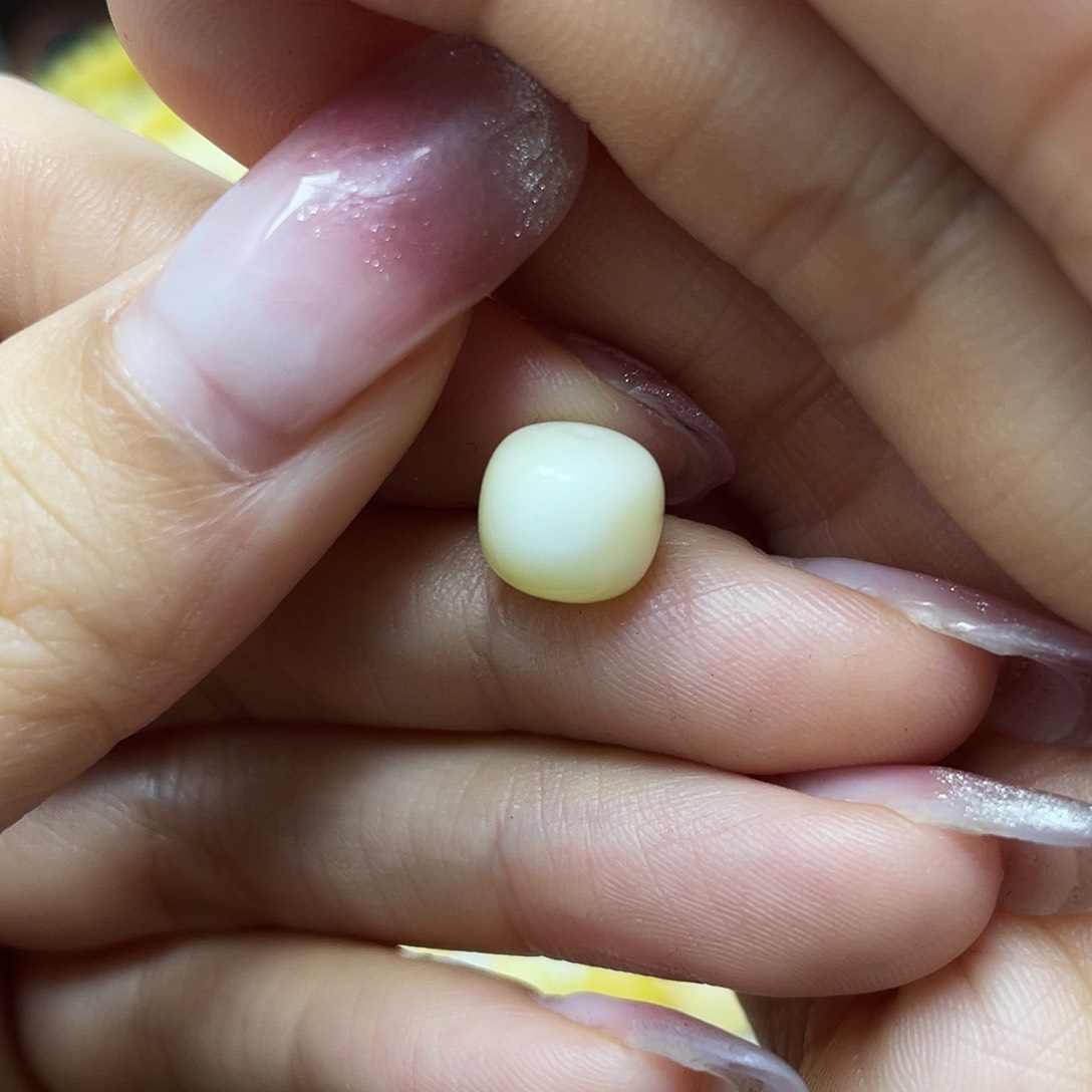 蜜蜡裸石未镶嵌老型8.6✖️7.6mm