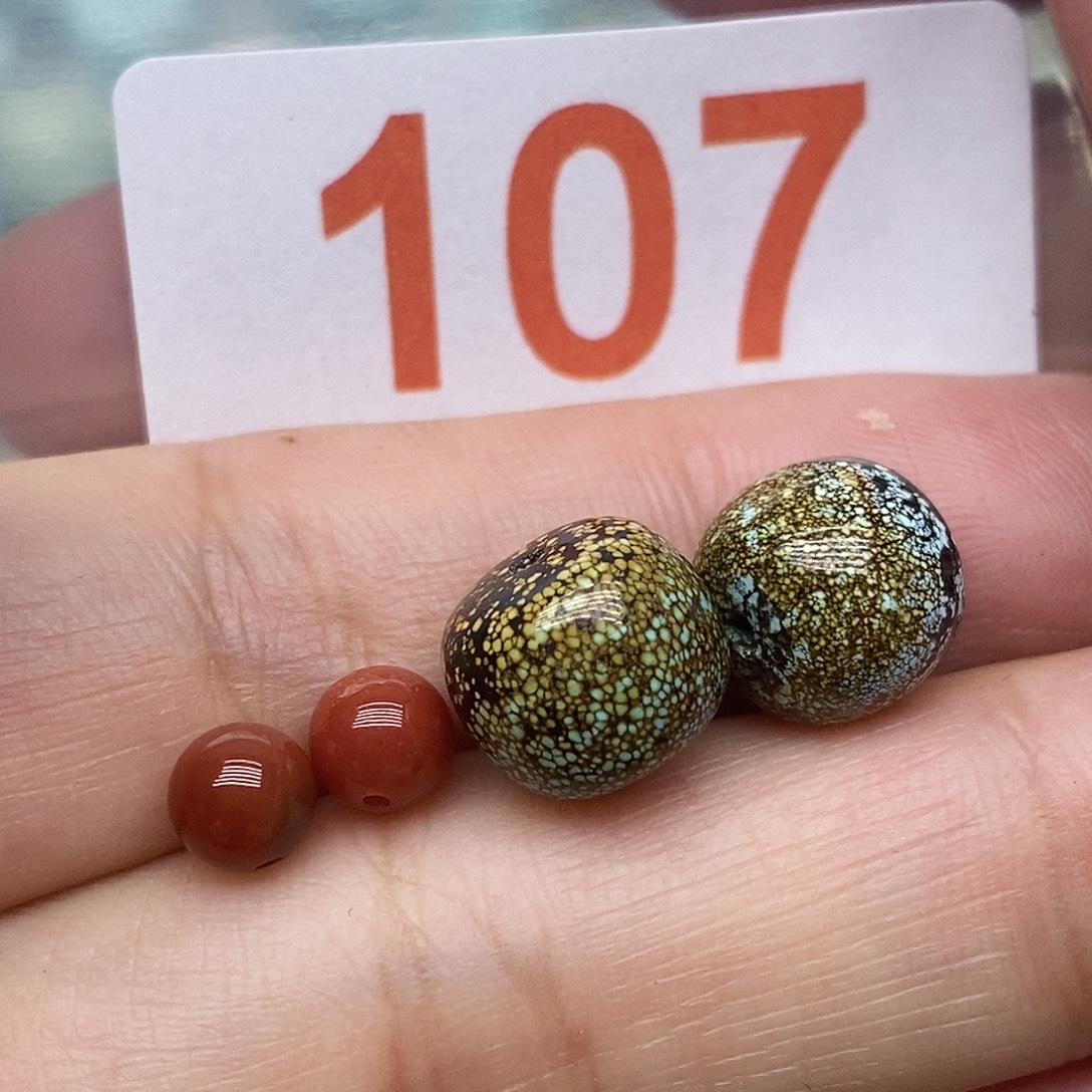 南红玛瑙未镶嵌珠宝奇石