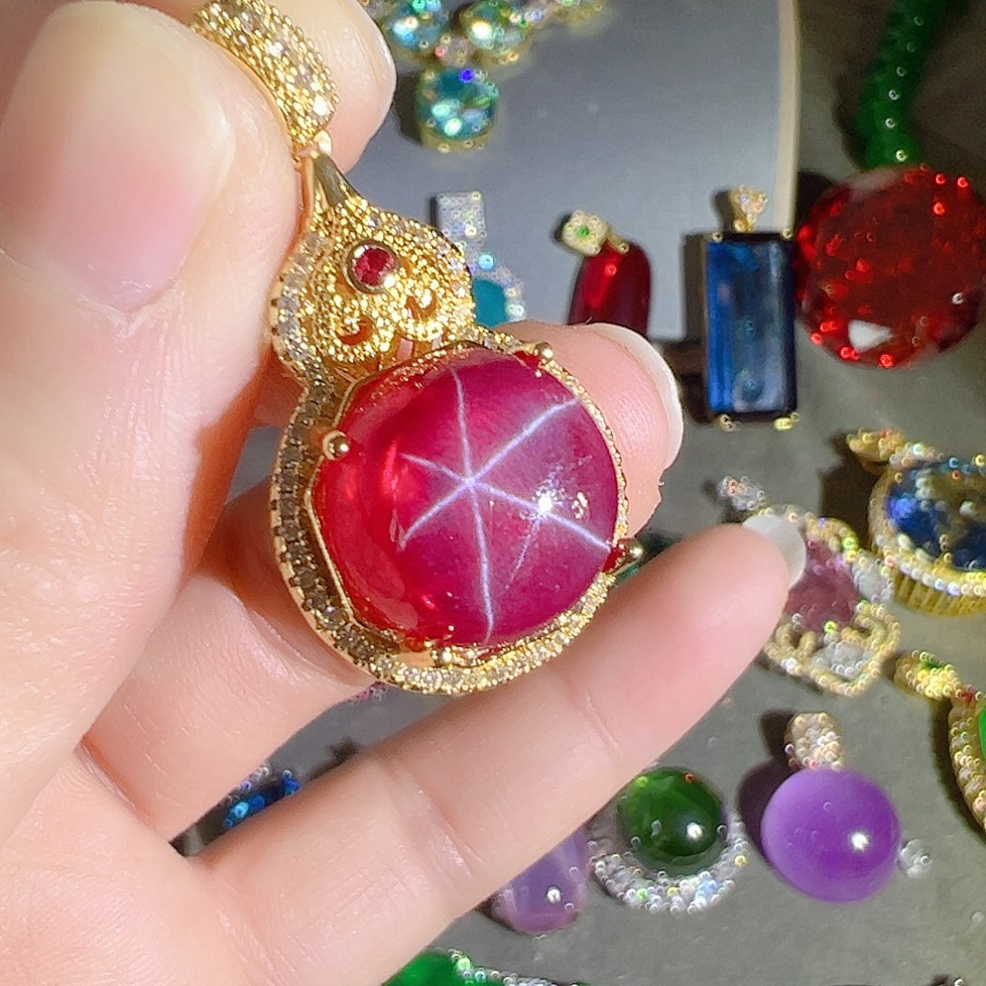 花岗石钨合金红色蓝色吊坠