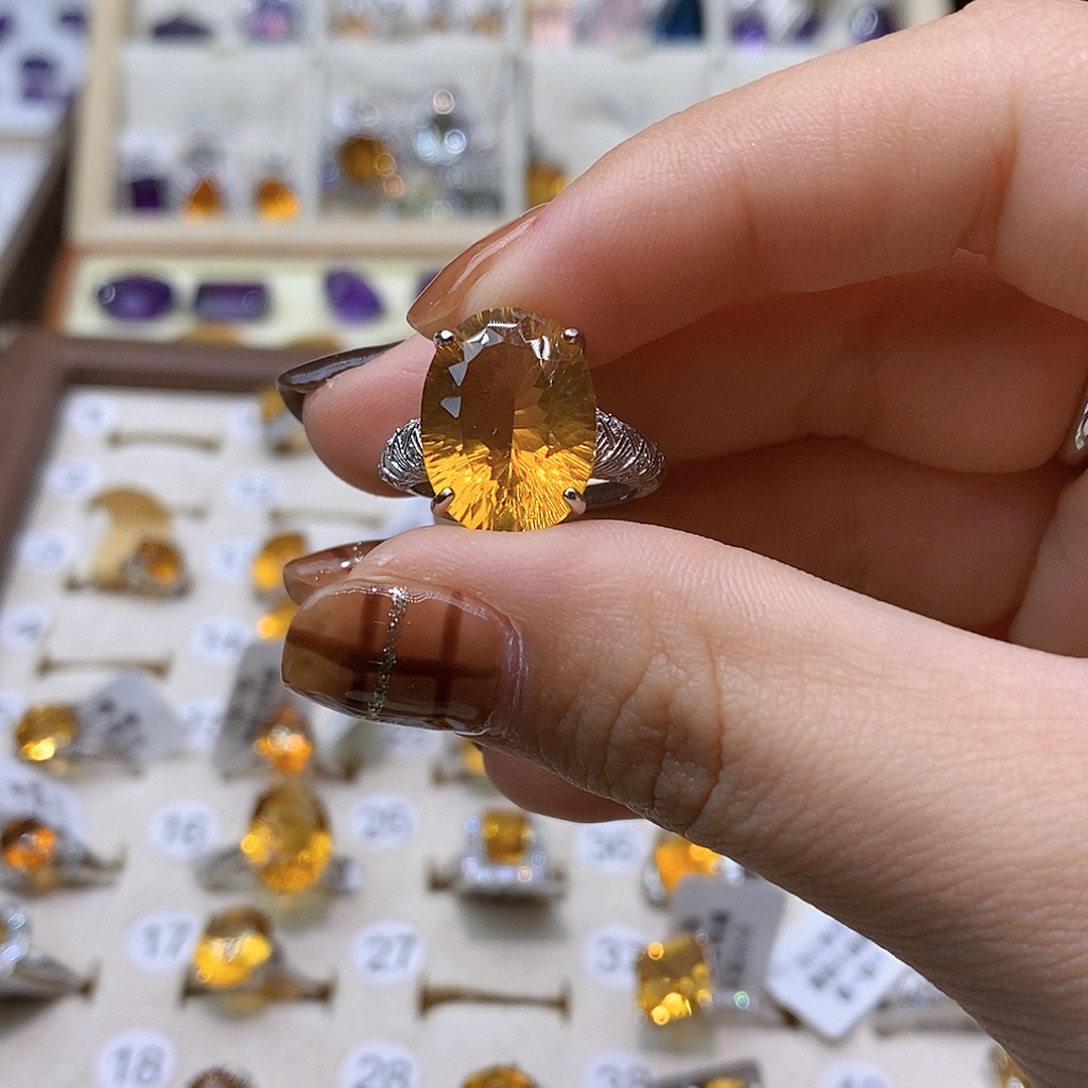 粑***柑水晶银S925镶嵌戒指纯天然黄水晶戒指J