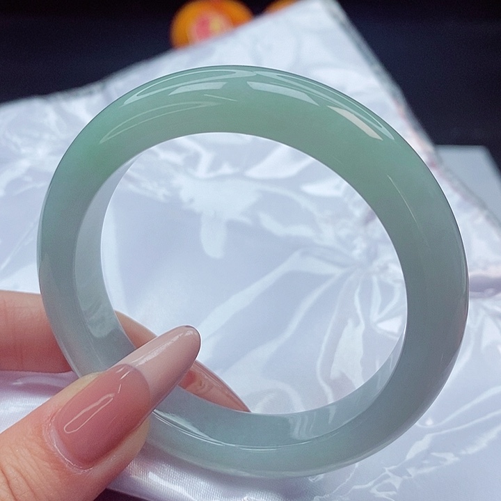 翡翠手镯未镶嵌欢**地53.8圈