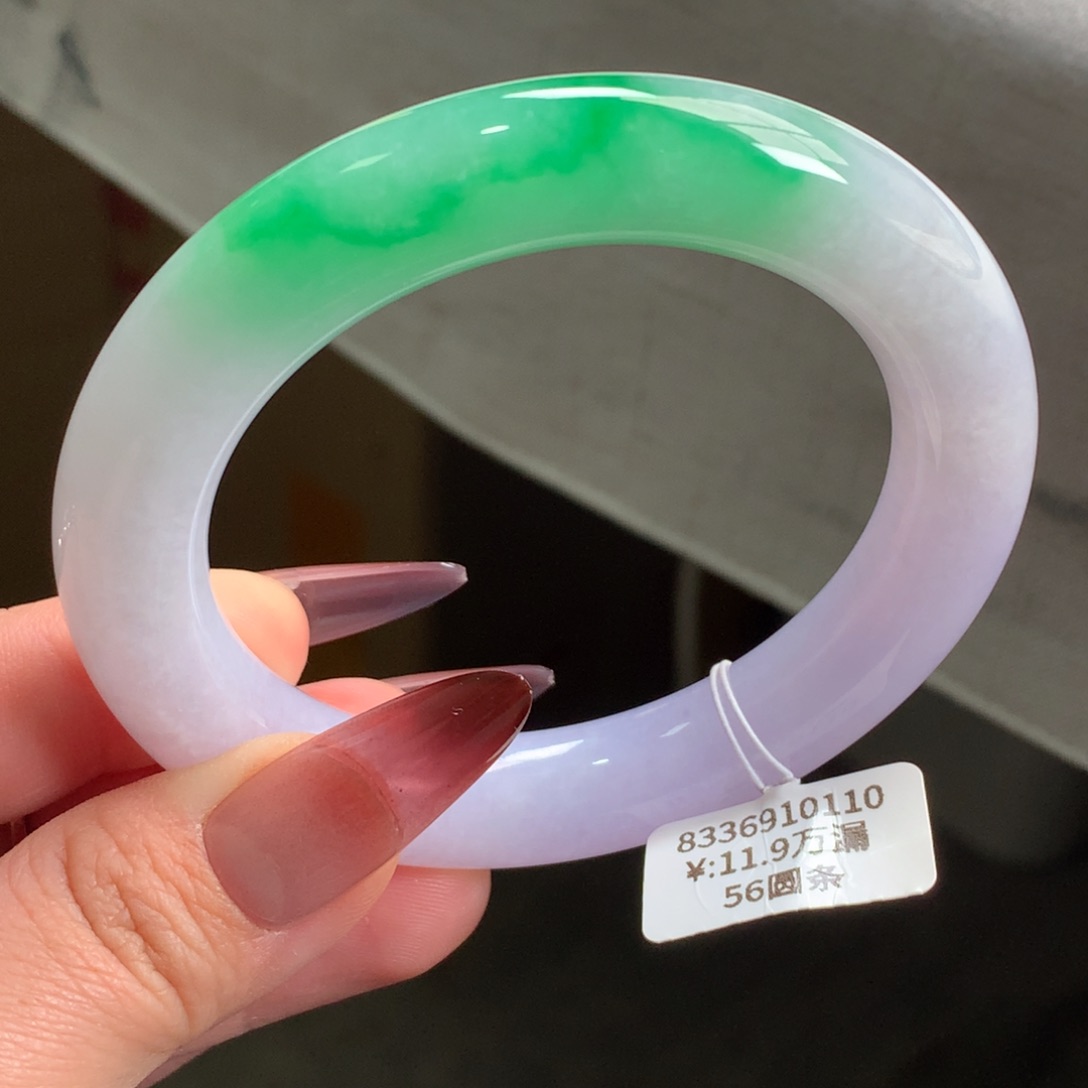 翡翠手镯未镶嵌细糯春彩圆条