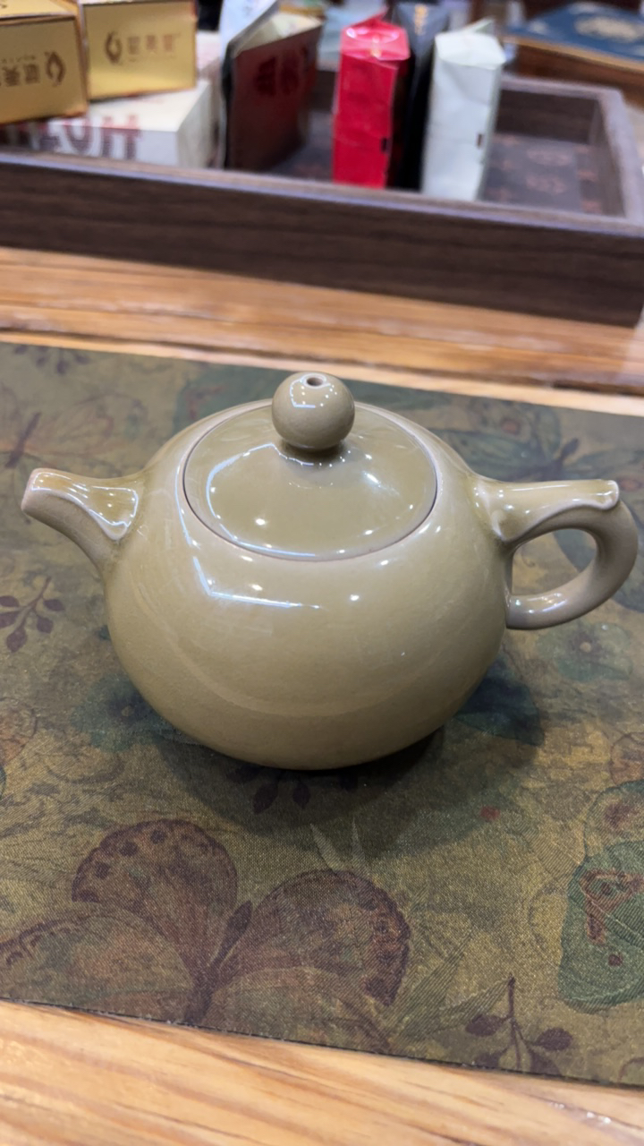 龙泉秘色瓷西施壶