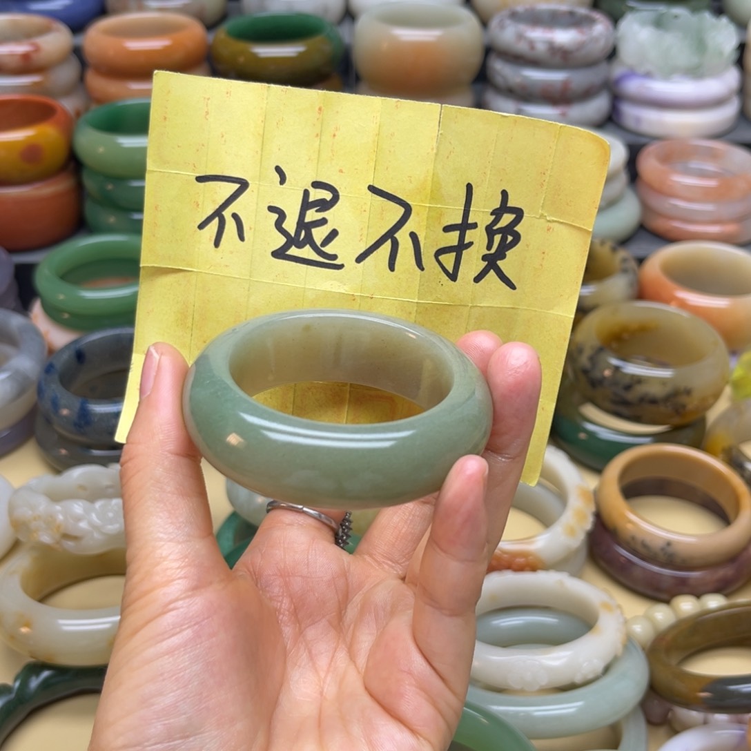 石英质玉手镯未镶嵌?*静