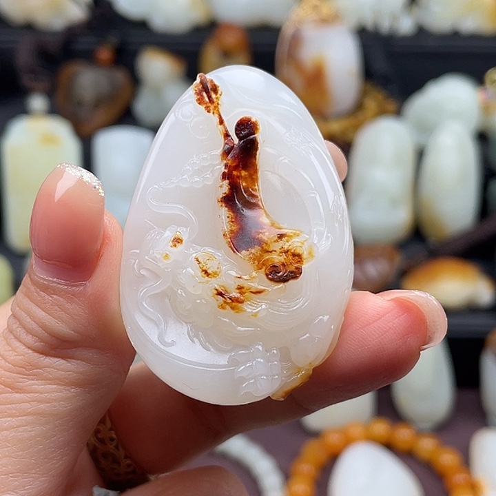 轮***回和田玉未镶嵌颈饰