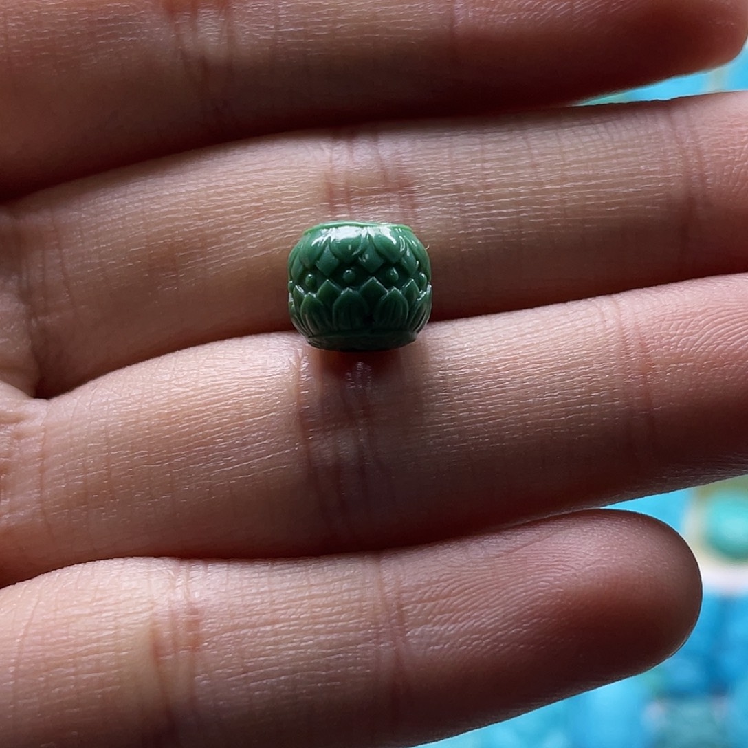 绿松石未镶嵌颈饰