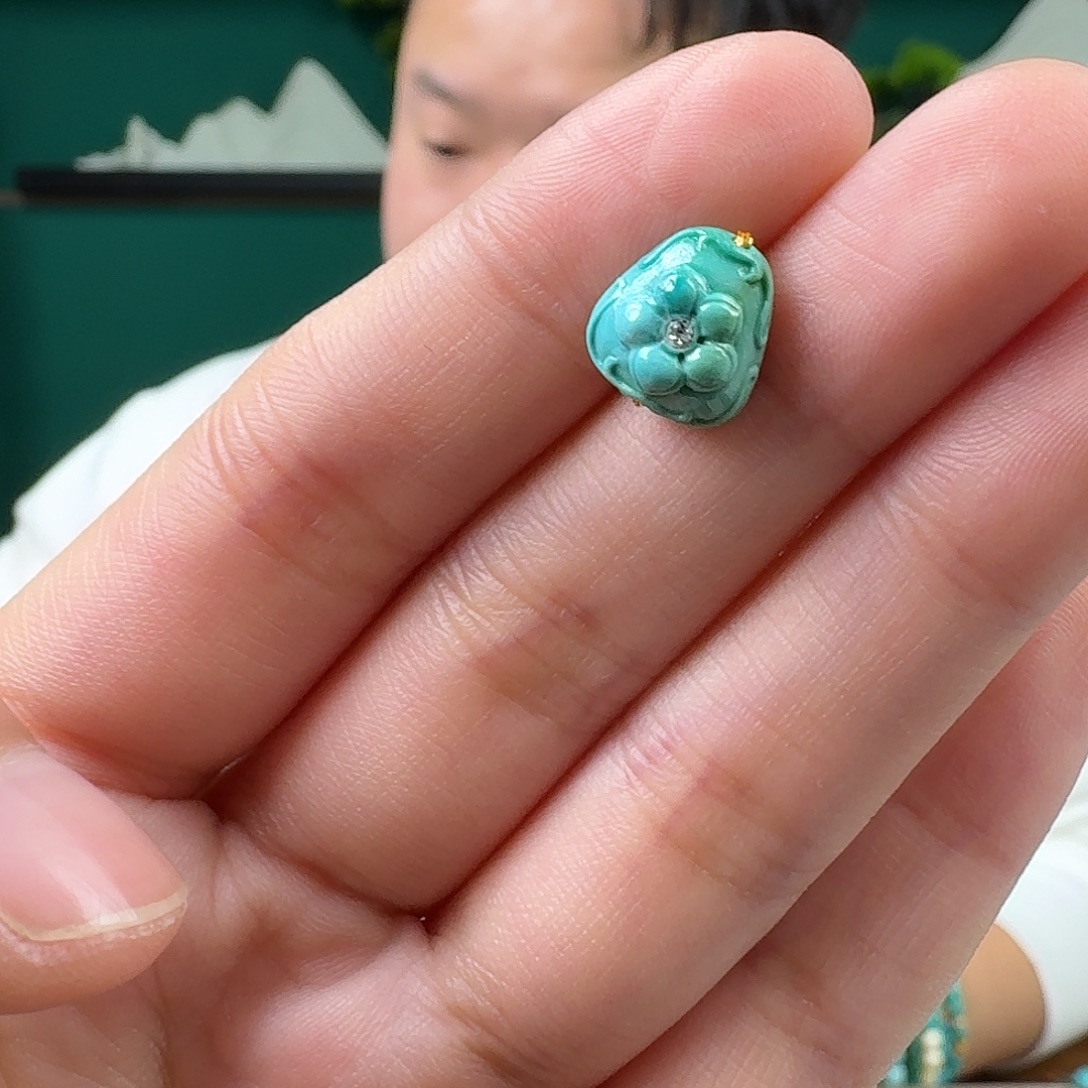 绿松石未镶嵌珠宝奇石