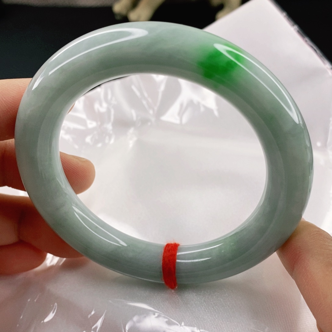 翡翠手镯未镶嵌56圈口圆条