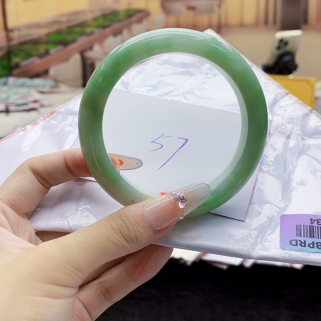 翡翠手镯未镶嵌689988900000000099990