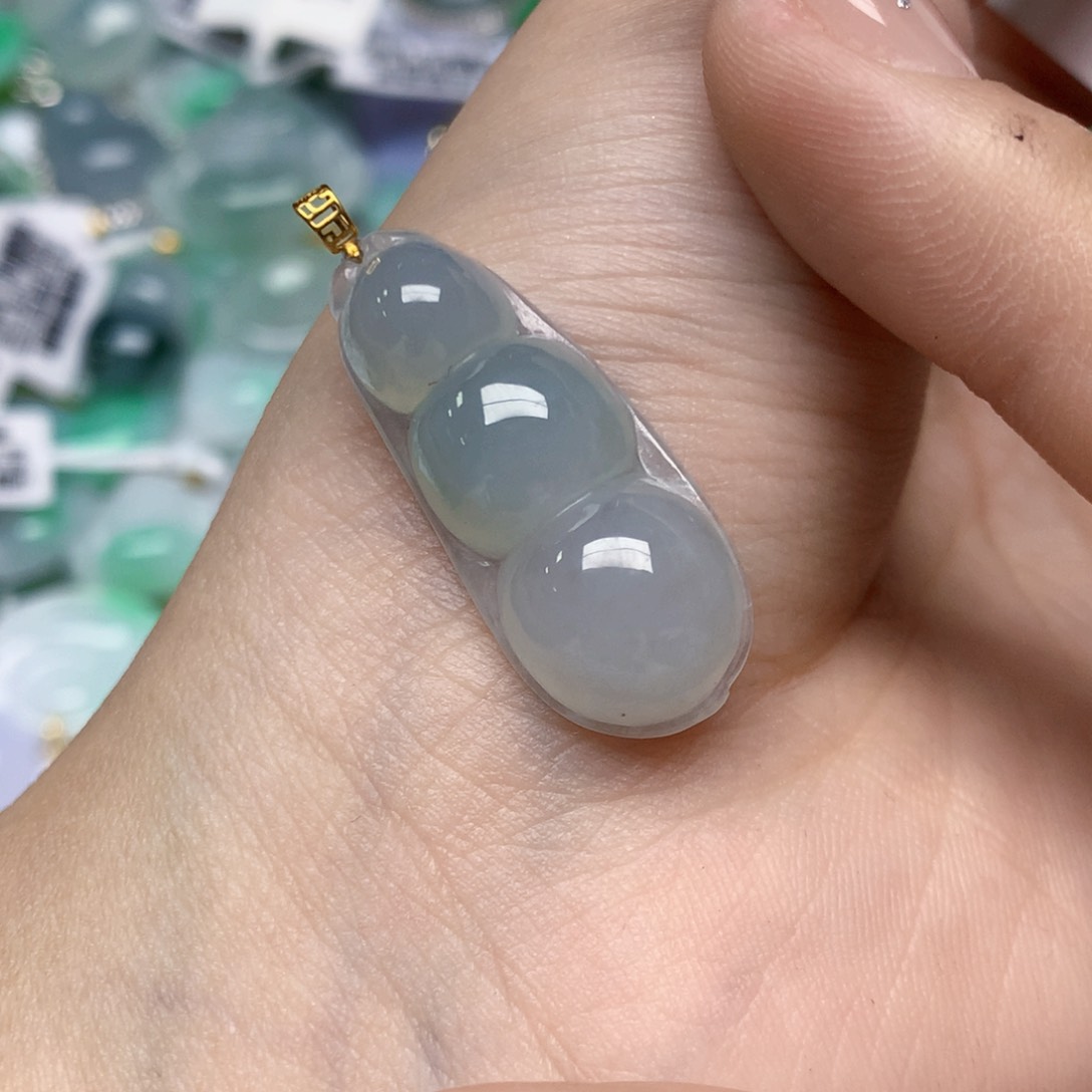 颈饰18K金镶嵌翡翠