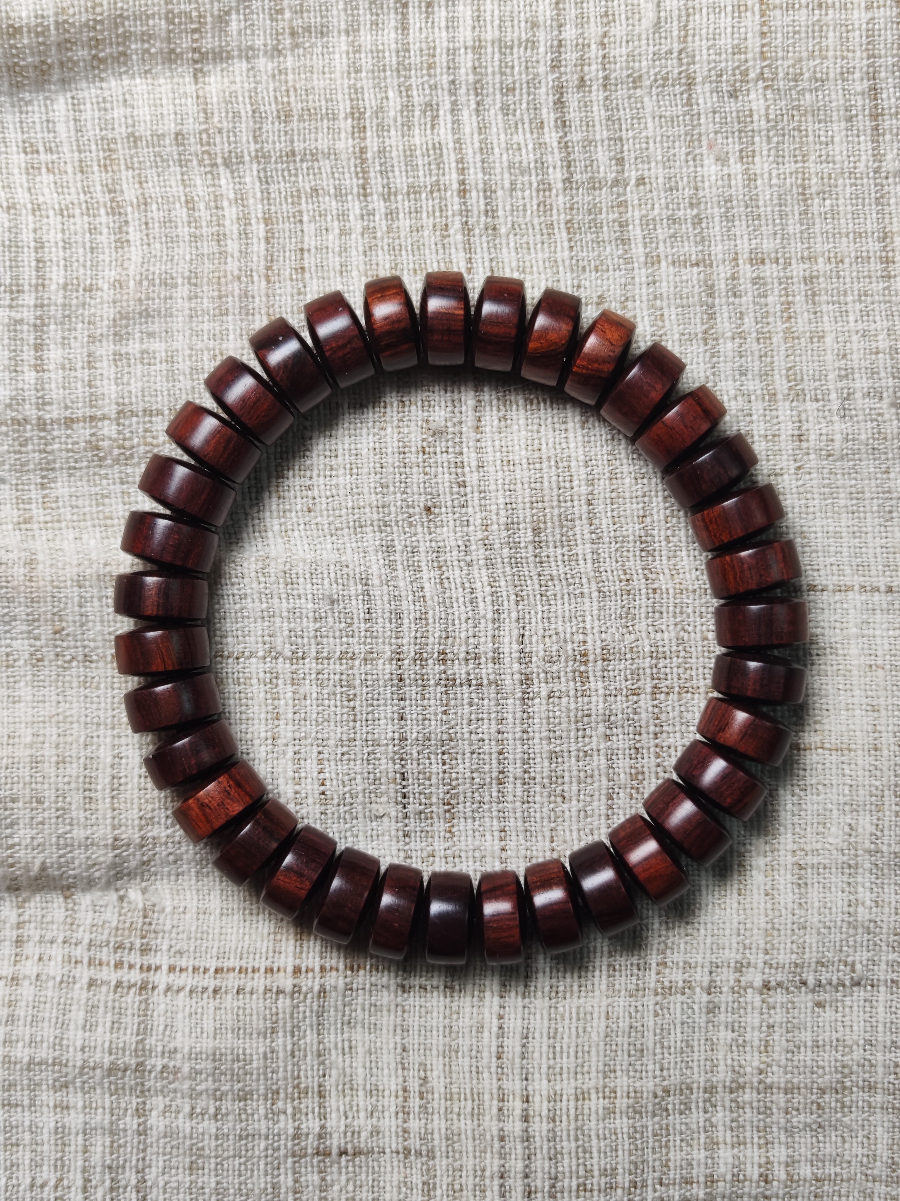 海南黄花梨0509药片珠，紫红底色，佩戴时尚