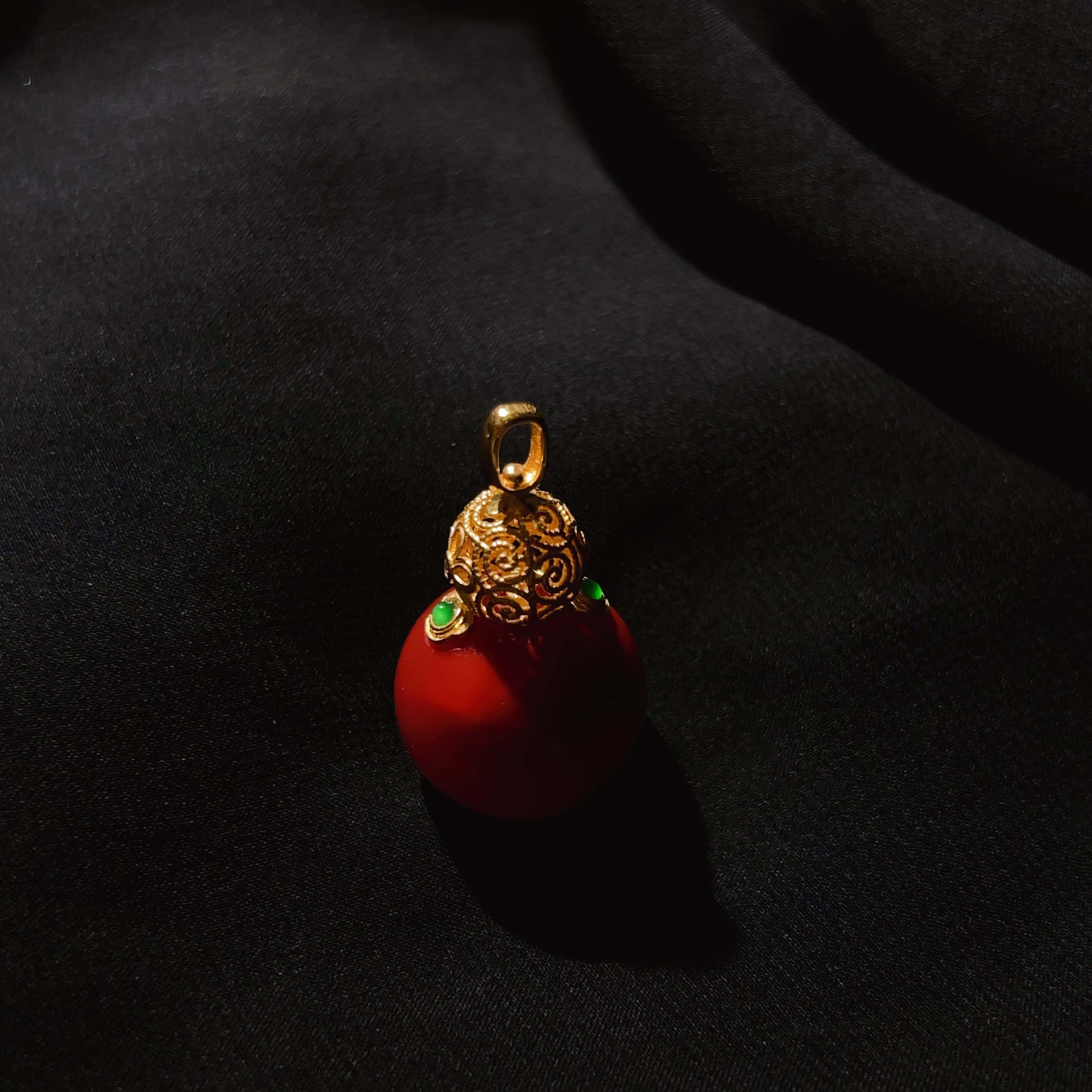 18K金镶川料南红正红火焰纹葫芦吊坠福禄吉祥红色喜庆大气高奢