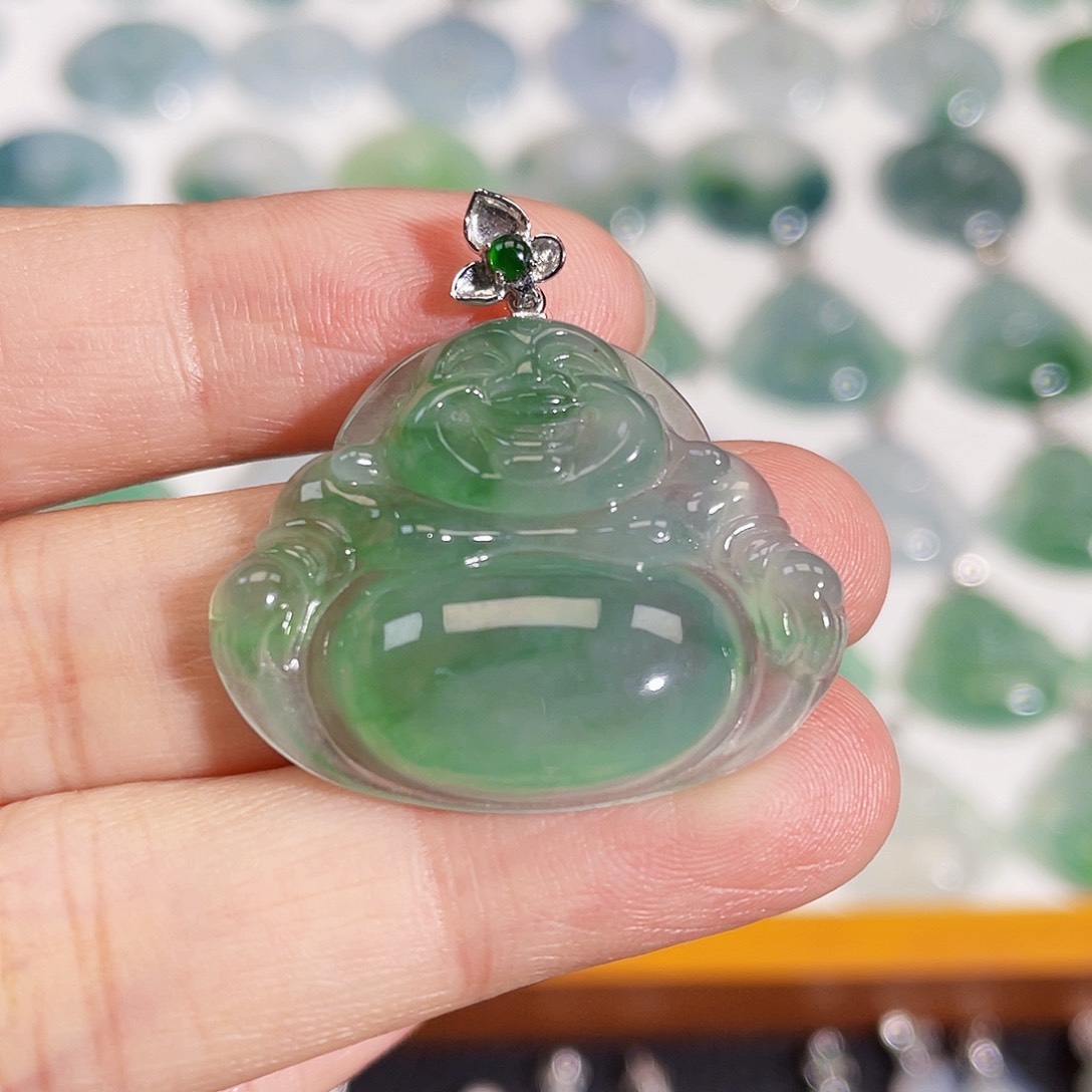 颈饰18K金镶嵌翡翠吊坠