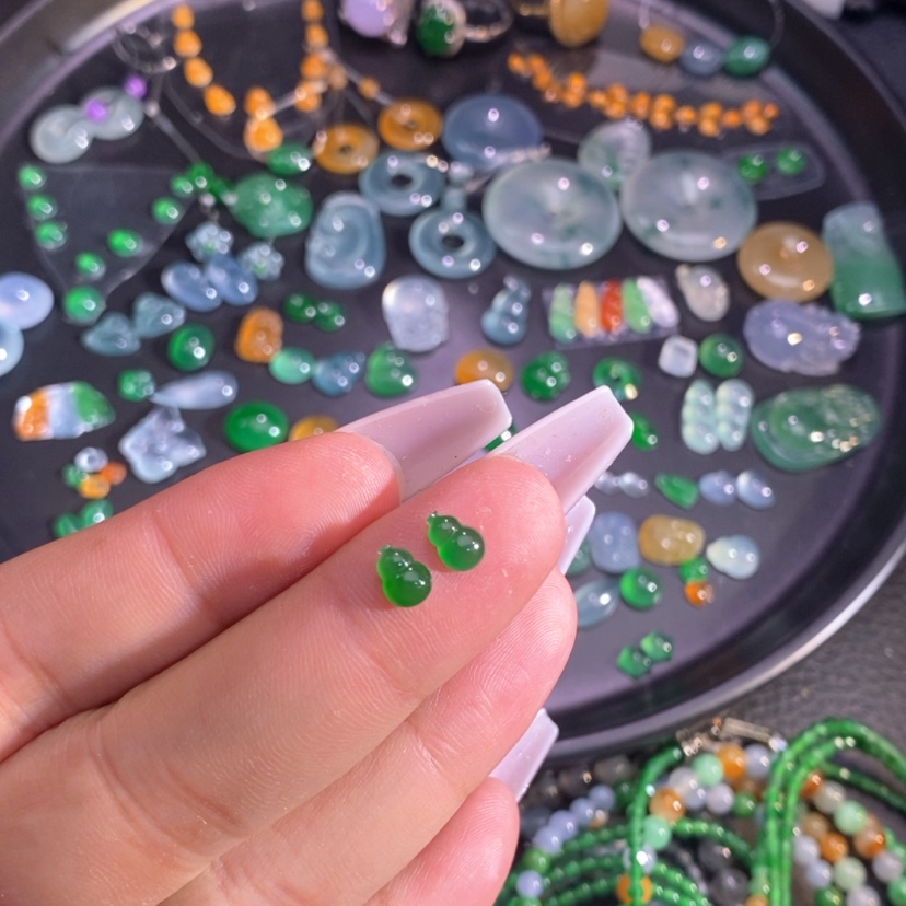 【闪购商品】翡翠挂件未镶嵌葫芦