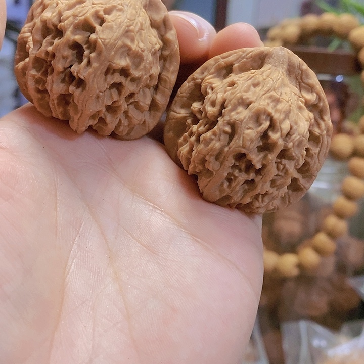 【闪购商品】文玩核桃把件42红狮子