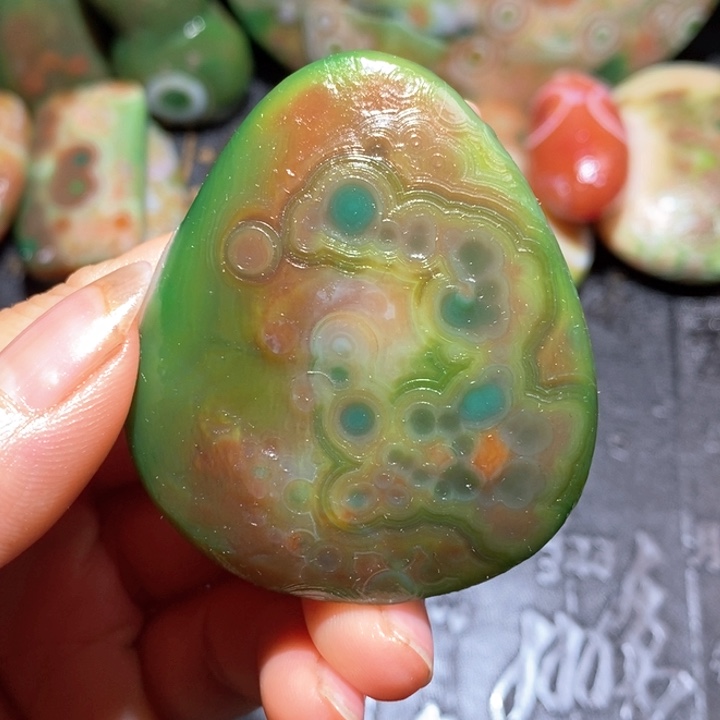 石英质玉颈饰未镶嵌