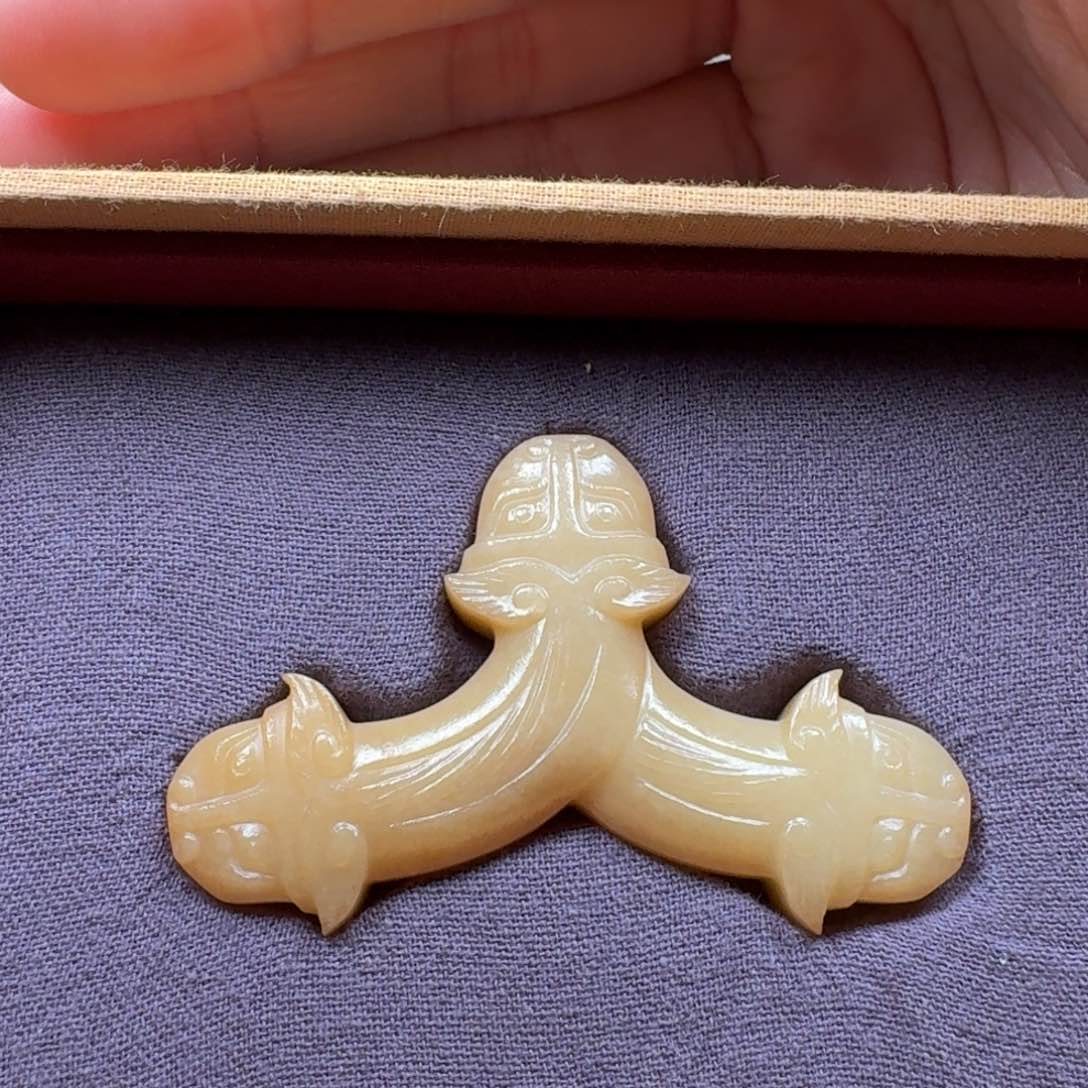 和田玉挂件未镶嵌闲**听