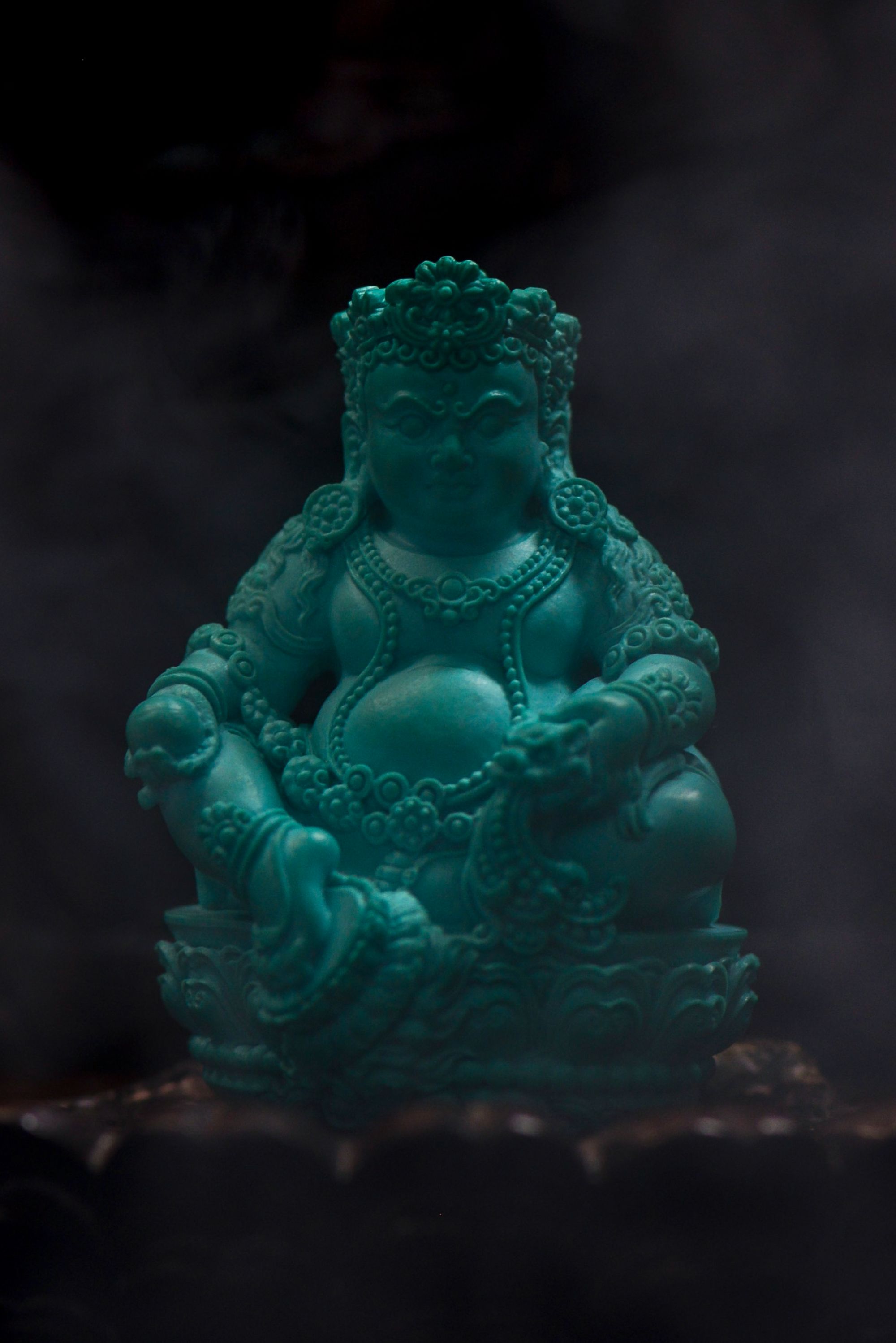 天然原矿绿松石精工雕刻件