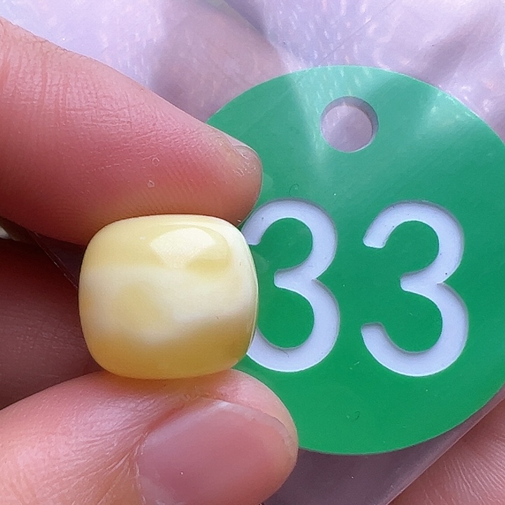 未镶嵌蜜蜡裸石13.3m m