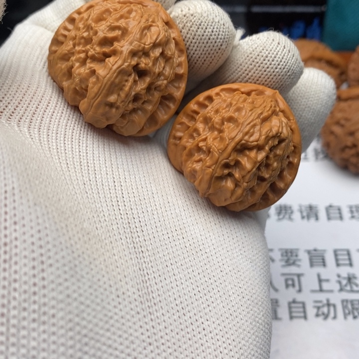 耿***河文玩核桃把件18白狮子