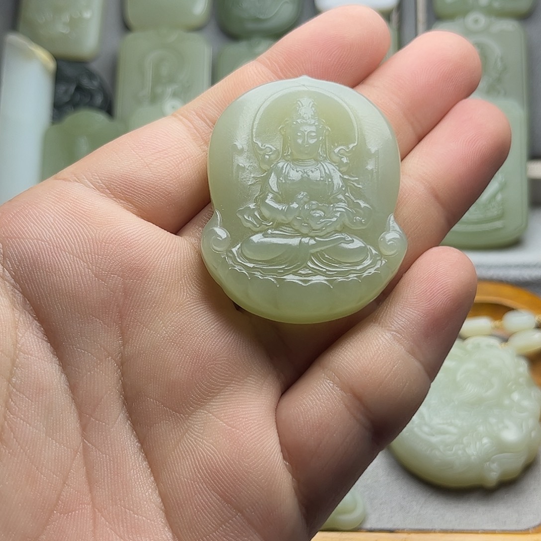 和田玉未镶嵌颈饰