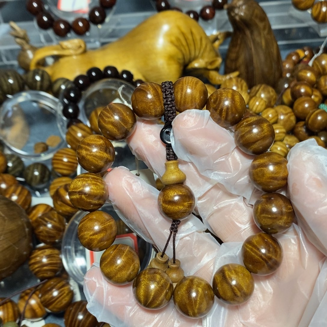 金丝楠木雕工艺品15