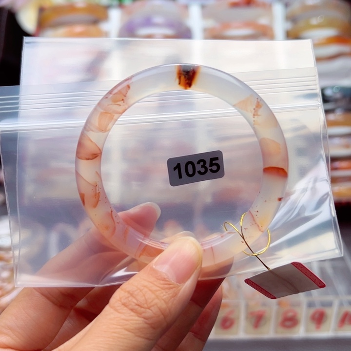 玛瑙/玉髓手镯未镶嵌玖*