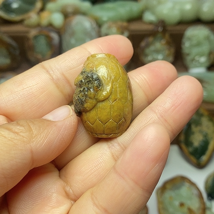 岫岩河磨玉（透闪石质玉）未镶嵌颈饰