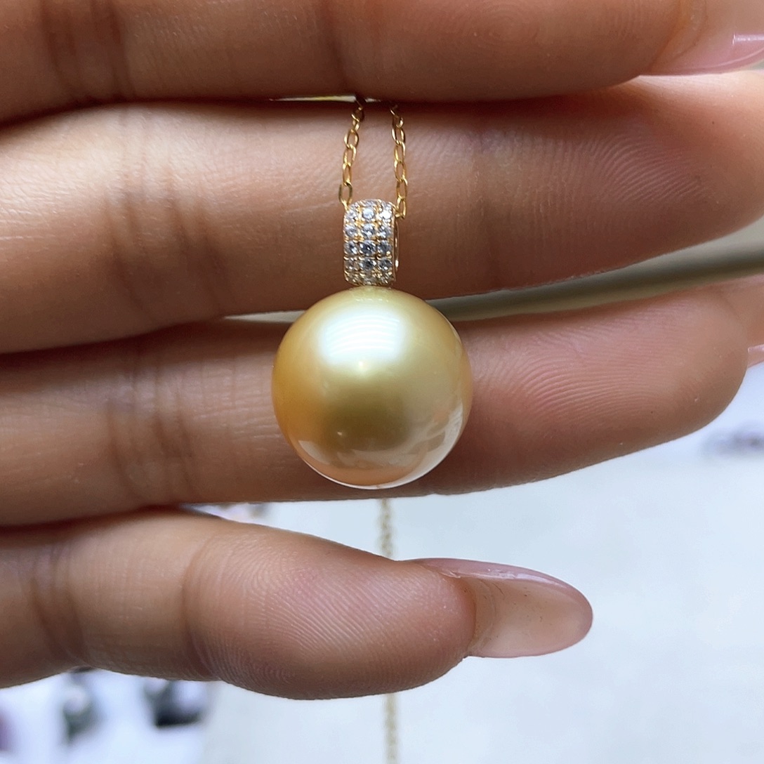 海水珍珠颈饰18K金镶嵌