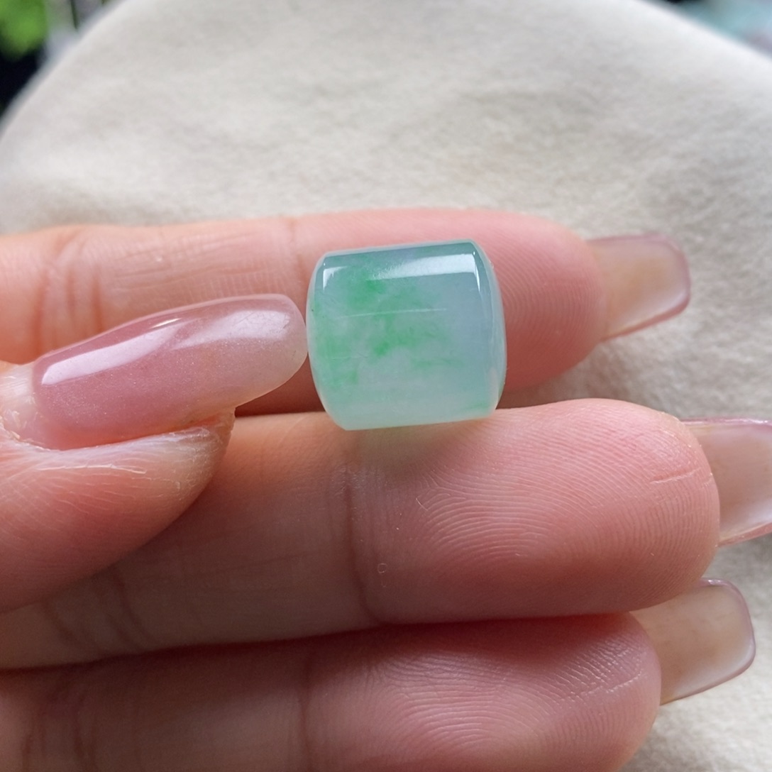 翡翠吊坠(不含链)未镶嵌翡翠冰飘绿桶珠