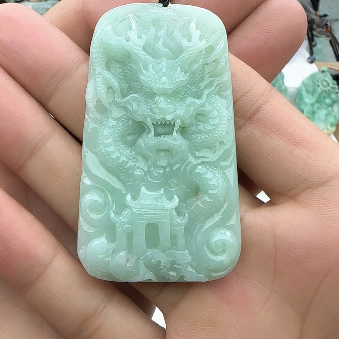 翡翠颈饰未镶嵌俗*哥翡翠