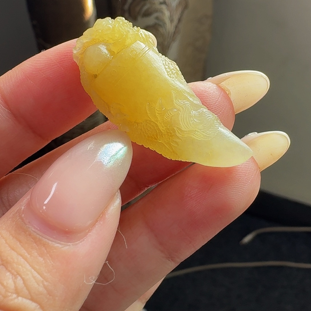 定制翡翠未镶嵌龙牙 尺寸36-15.4-9.9mm