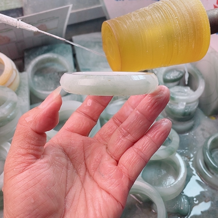 ****晚定制石英质玉（天山翠）