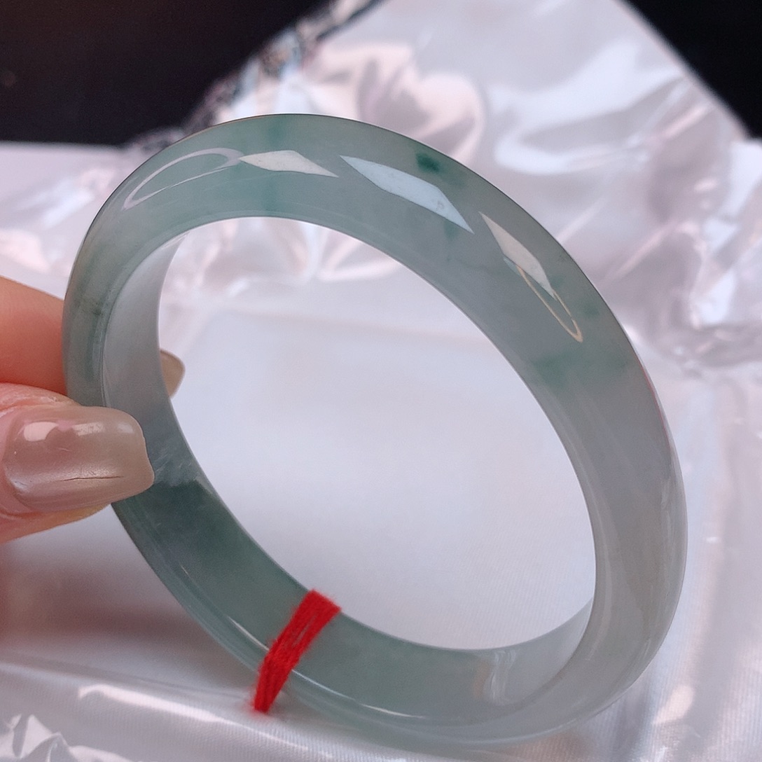 【闪购商品】翡翠手镯未镶嵌55贵妃手镯