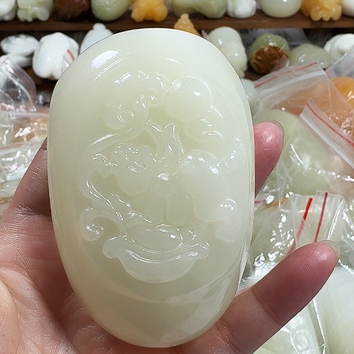 大***伟砖雕石头手把件不退不换