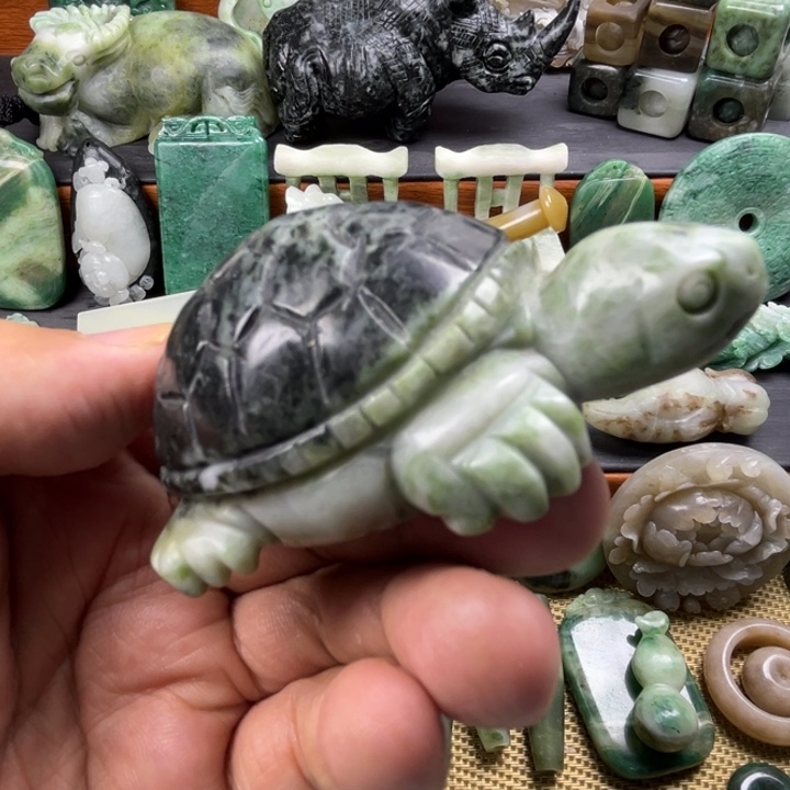 独山玉未镶嵌珠宝半成品