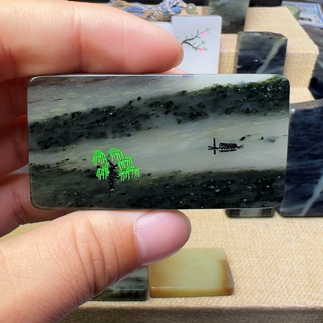 独山玉颈饰未镶嵌