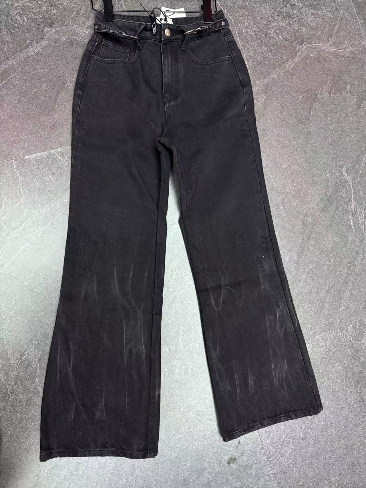 C41-3黑色“裤腿水洗”牛仔裤