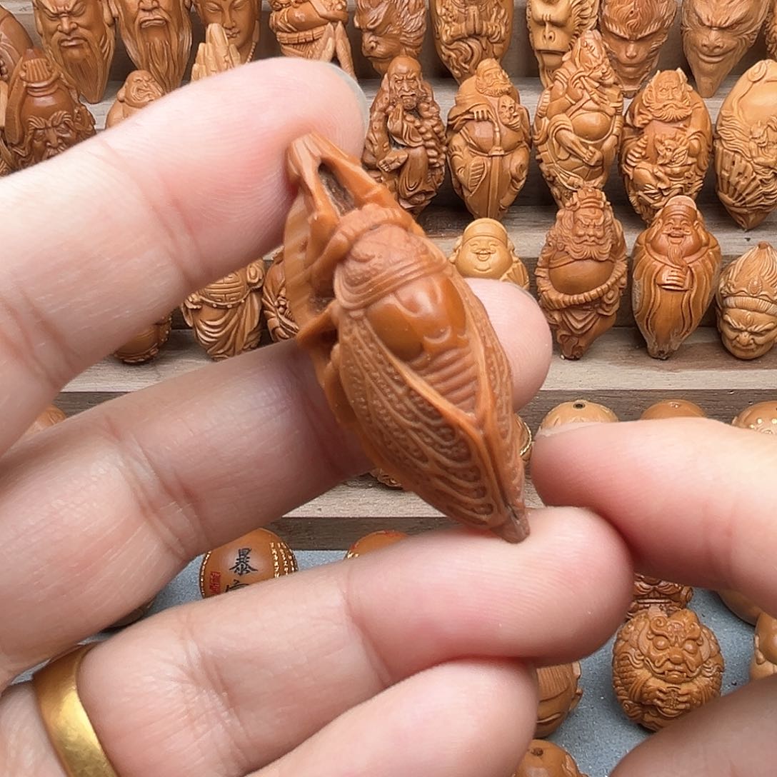 橄榄核吊坠19一鸣惊人