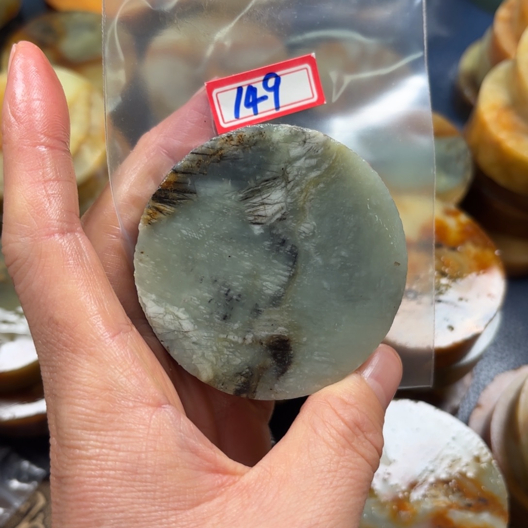 云***铺蛇纹石玉未镶嵌珠宝半成品