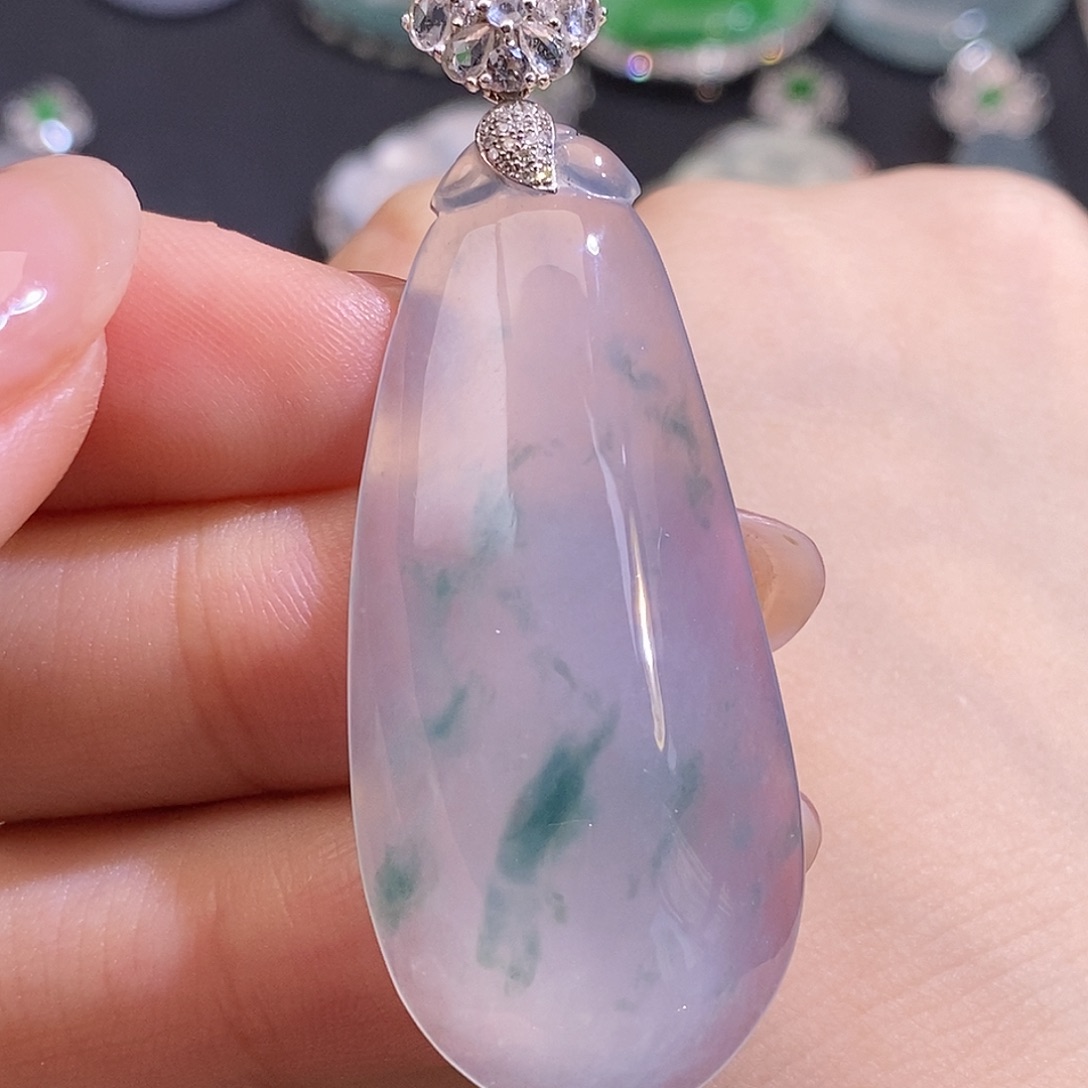 翡翠18K金镶嵌颈饰福瓜