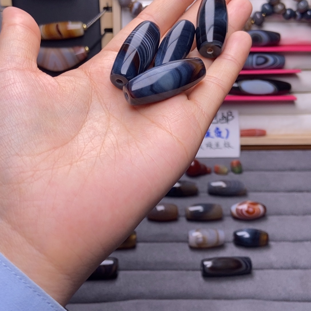 莲***澜玛瑙/玉髓合金颈饰