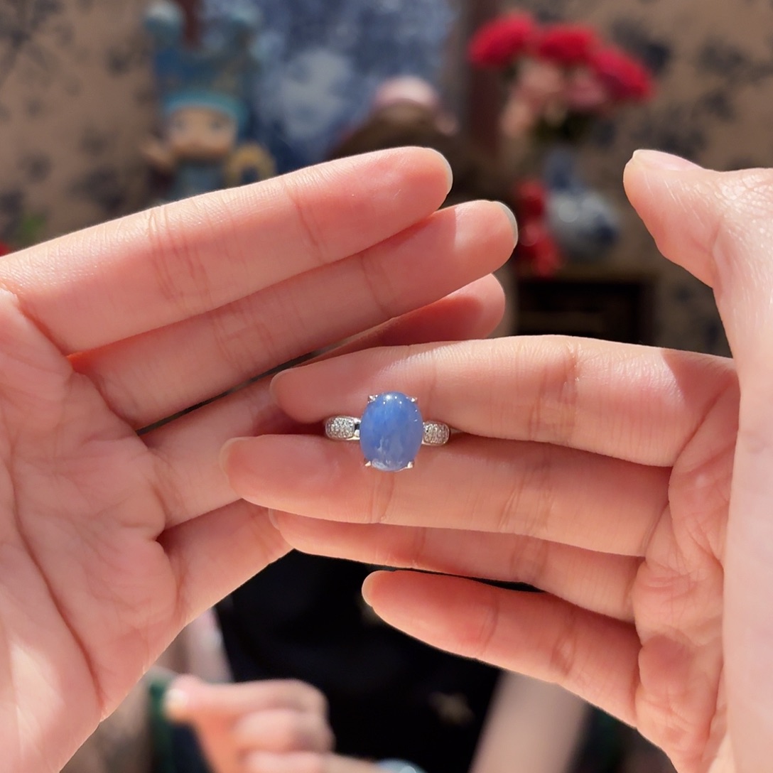 翡翠戒指18K金镶嵌戒指