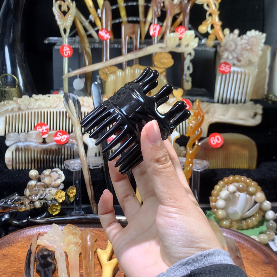 非金属（二合一）黑水牛洗头按摩梳