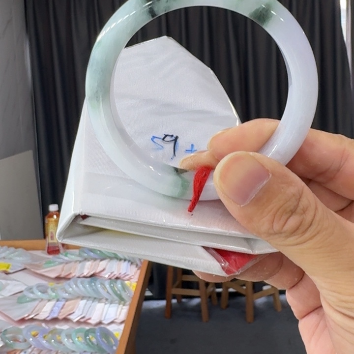 翡翠手镯未镶嵌纯天然缅甸翡翠a货