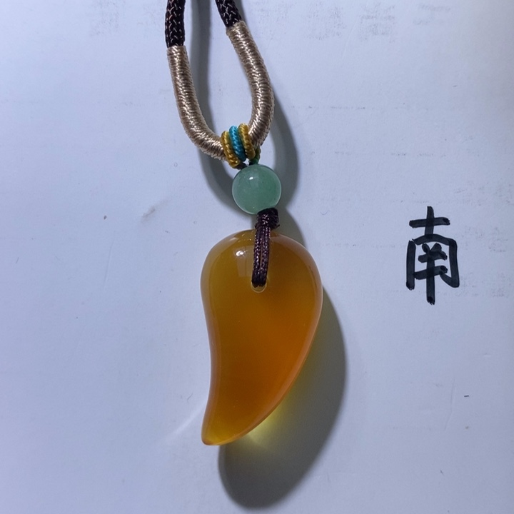 未镶嵌琥珀珠宝奇石