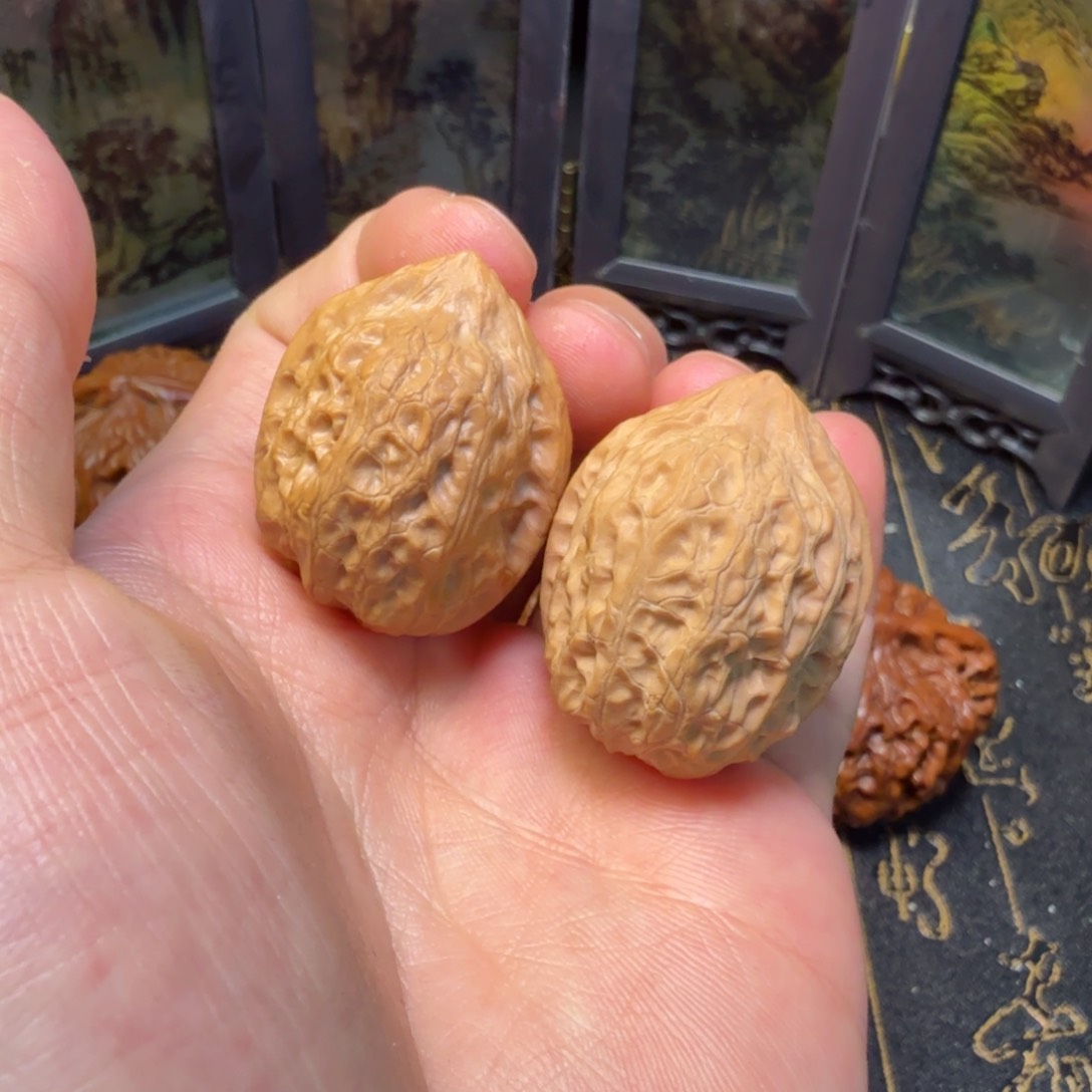 文玩核桃吊坠野核山海关鸡心28