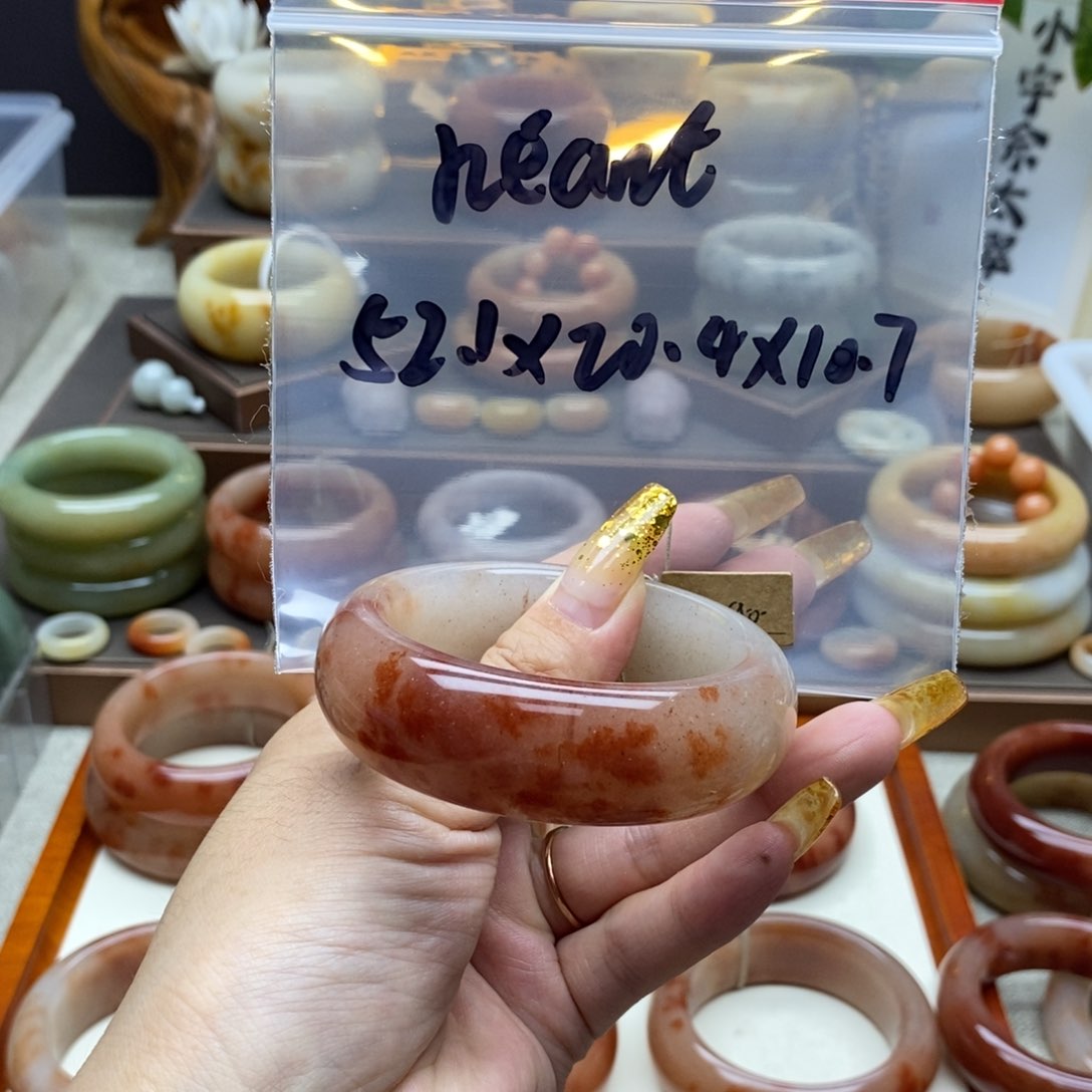 石英质玉手镯未镶嵌n***t